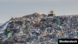 Легальні сміттєзвалища займають уже понад 7% території України, а стихійно розкиданий пластик – повсюди