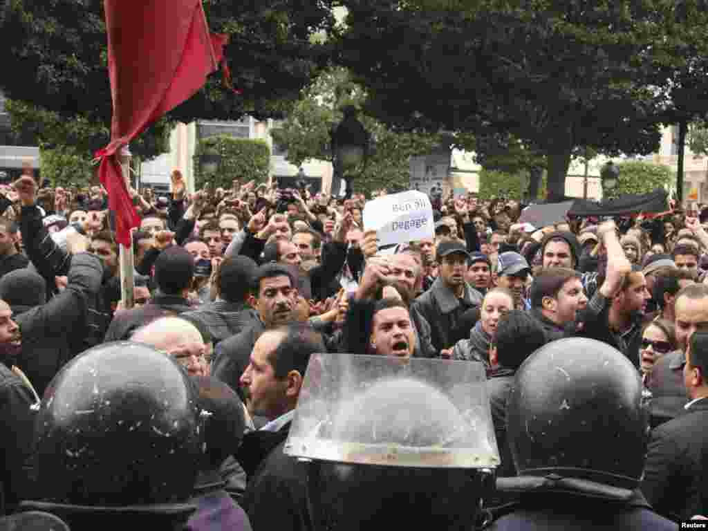 Protesti u Tunisu, 14. januara 2011