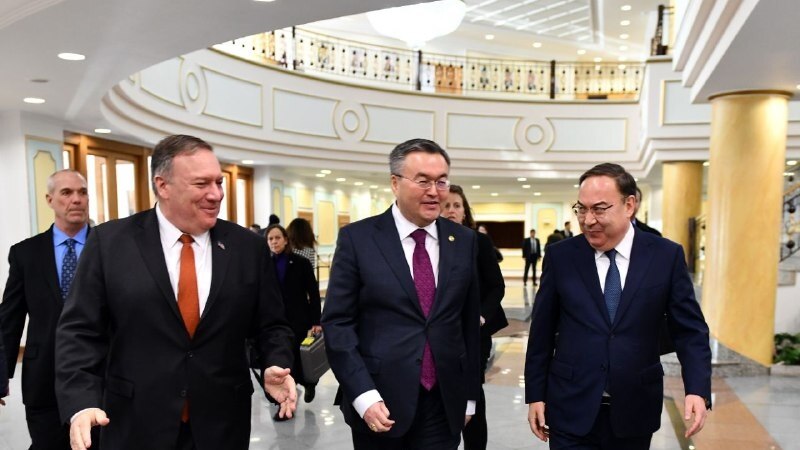 Госсекретарь США призвал Казахстан вместе оказывать давление на Китай из-за преследования мусульманских народов Синьцзяна Пекином