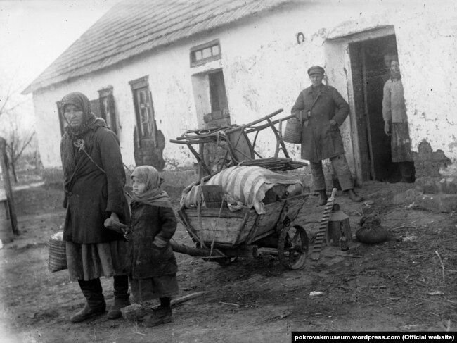 Виселення родини розкуркуленого селянина. Донеччина, 1930 рік