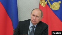 Russia - Russia's President Vladimir Putin chairs a meeting on economic policy at Bocharov Ruchei state residence in Sochi, 22Apr2013