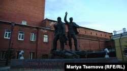 Памятник пожарным в Иркутске