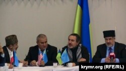Участники исполнительного совета Всемирного конгресса крымских татар