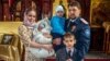 Юлия Сятрайкина с мужем и детьми