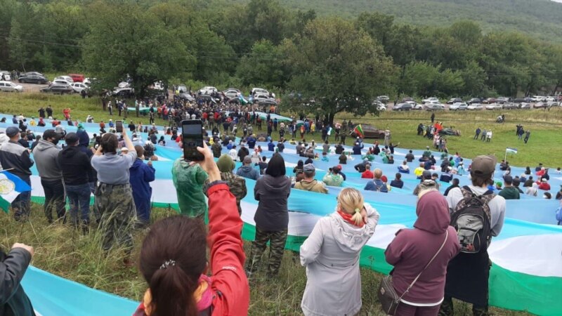 Тысячи жителей Башкортостана вышли на акцию против вырубки леса на Куштау
