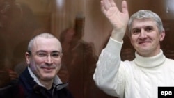 У 2010 році Ходорковський і Лебедєв були засуджені до 14 років позбавлення волі кожен