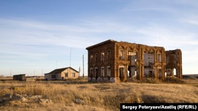 Ormondagi porno onasini sikdi