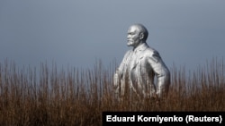 Пам’ятник Володимиру Леніну в селі Казинка Ставропольської області, 20 лютого 2020 року