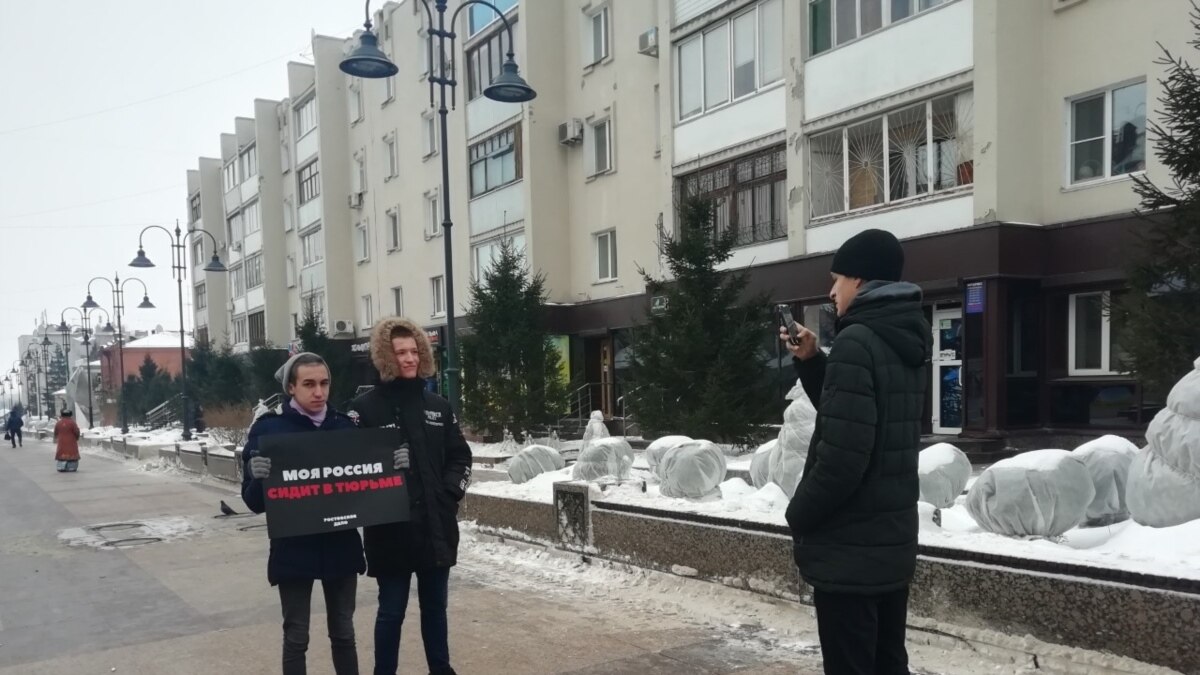В Омске проходят пикеты в поддержку осужденных по "ростовскому делу"