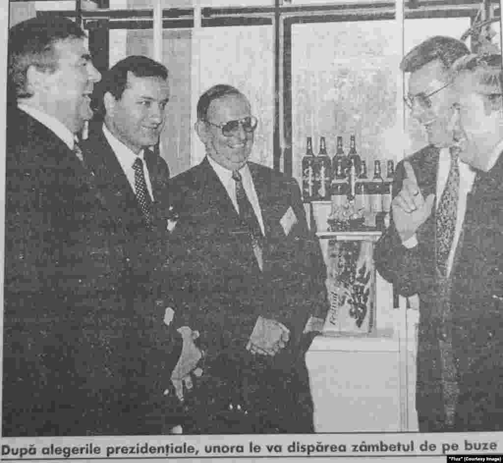 &quot;Flux&quot;, 20 septembrie 1996, în dreapta: preşedintele Mircea Snegur şi ministrul de Externe Mihai Popov, în stânga: premierul Andrei Sangheli şi şeful legislativului Petru Lucinschi