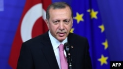 Թուրքիայի նախագահ Ռեջեփ Էրդողանը հայտարարությամբ է հանդես գալիս Բրյուսելում, 5-ը հոկտեմբերի, 2015թ․
