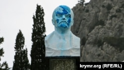 Бюст Владимира Ленина в Симеизе (аннексированный Крым), 9 января 2021 года