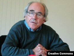 Jean Baudrillard, 2004