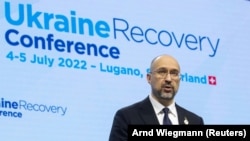 5 июня 2022 года, Лугано, Швейцария. Премьер-министр Украины Денис Шмигаль выступает на Международной конференции по послевоенному восстановлению Украины