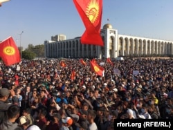 Шайлоого нааразылык. 2020-жылдын 5-октябры, Бишкектин борбордук аянты.