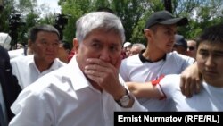 Алмазбек Атамбаев на митинге 8 июня 2019 года. 