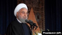 حسن روحانی می‌گوید ایران می‌تواند از مشکلات خروج احتمالی آمریکا از برجام عبور کند