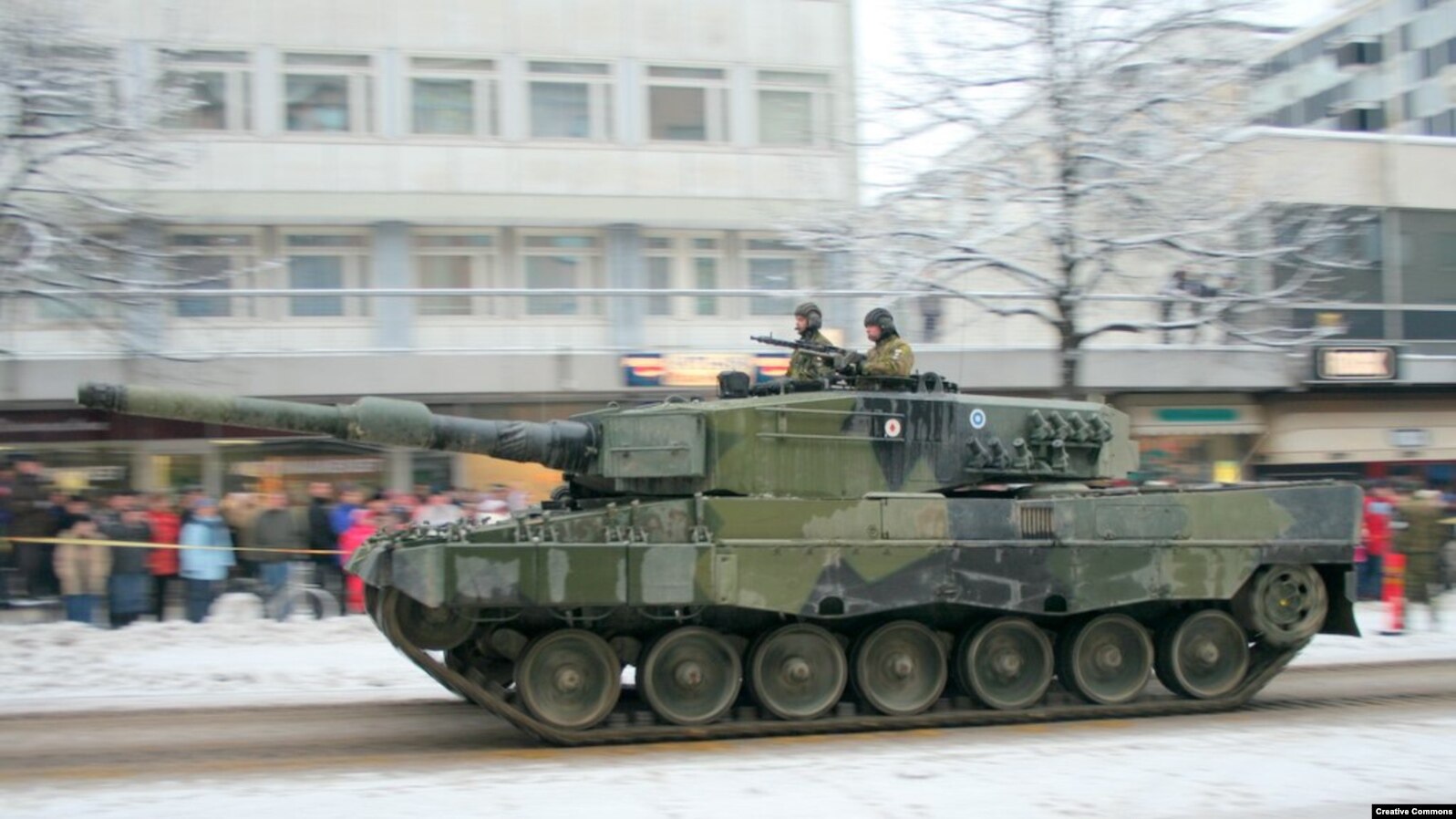 Танк в финляндии. Финский Leopard 2a4. Леопард 2 Финляндия. Leopard 2a4 финской армии. Танк леопард в армии Финляндии.