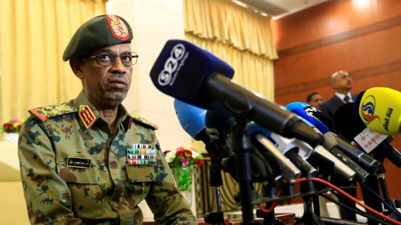 სუდანში გადააყენეს და დააპატიმრეს პრეზიდენტი, ძალაუფლება არმიის ხელში გადავიდა