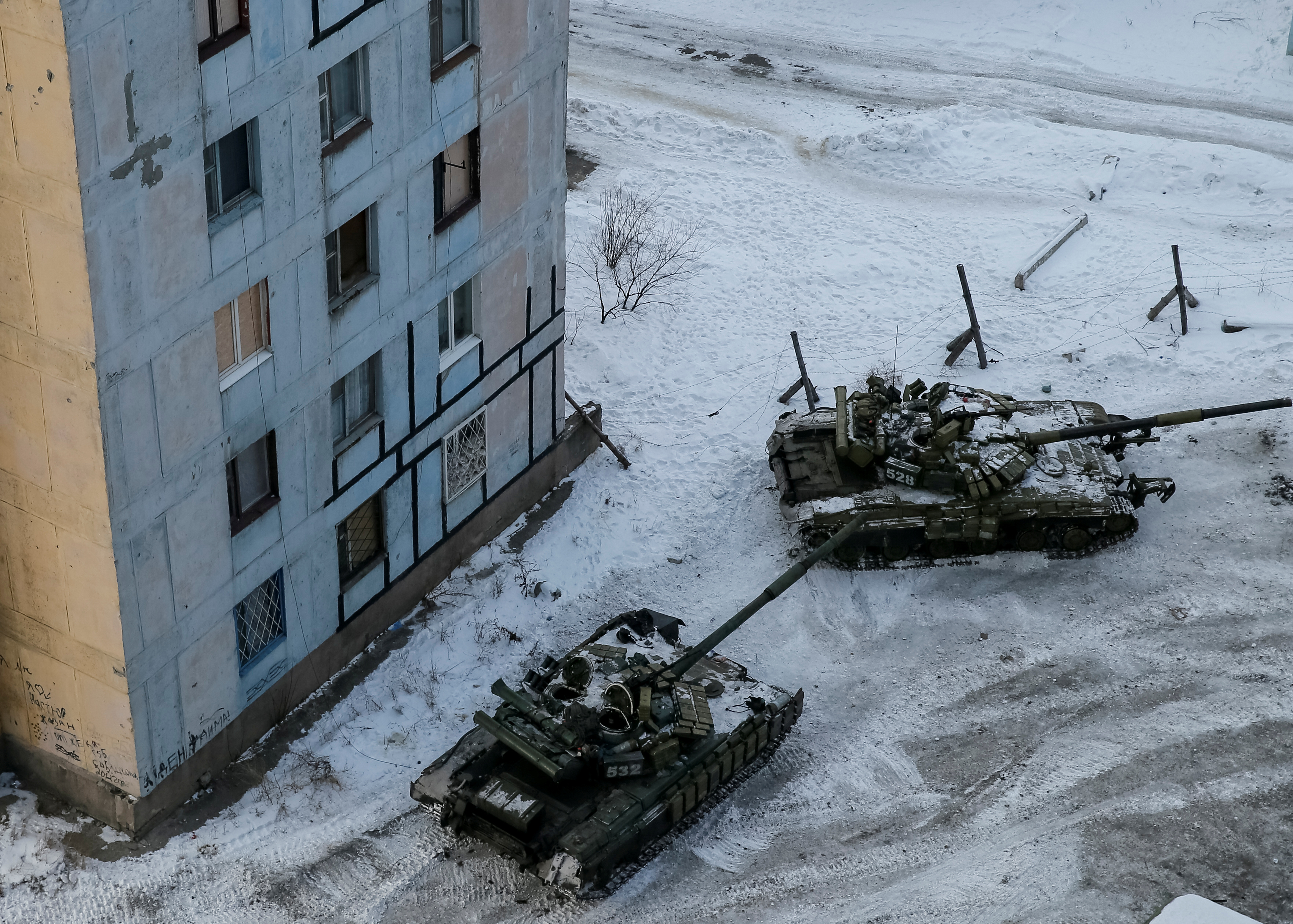 Танковая квартиры. Танки ВСУ Авдеевка. Украинские танки в Авдеевке. Авдеевка т 72. Украинские танки в городе.