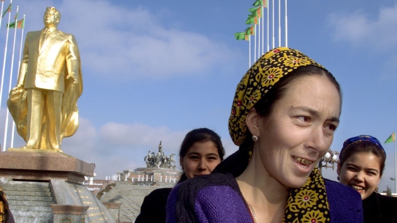 Hökümet we halk arasyndaky 'sosial şertnamanyň bozulmagy' adamlaryň baş temasyna öwrülýär