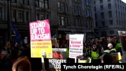 Лондон жыйынында расизм, исламофобия жана антисемитизмге каршы ураандар да чакырылды. 09.12.2018. 