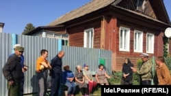 Сход деревенских жителей (архив)