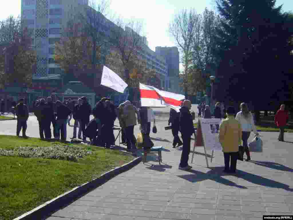 Збор подпісаў за дэмакратычных кандыдатаў у Магілёве