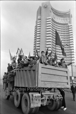 23 decembrie 1989, ora 15:00, camion în fața hotelului Intercontinental