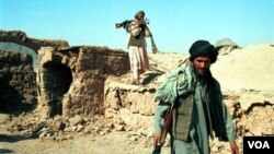 آرشیف، دو جنگجوی گروه طالبان