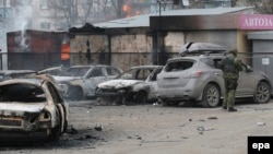 Последствия обстрела микрорайона Восточный в Мариуполе, 24 января 2015 года