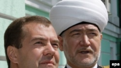 Russian President Dmitry Medvedev and Council of Russian Muftis head Ravil Gainutdin