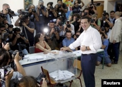 Alexis Tsipras, votând la referendum