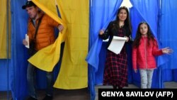 На избирательном участке в Киеве, 31 марта 2019 года.