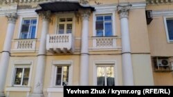 «Дом ЭПРОН» на Набережной Назукина в Балаклаве