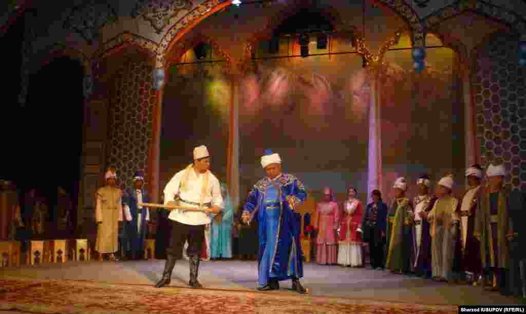 Kyrgyzstan - Osh Uzbek Theater receives assistance from Uzbekistan