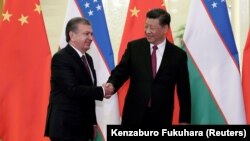Шавкат Мирзиёев Си Цзиньпин билан.