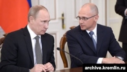 Serghei Kirienko (dreapta) și Vladimir Putin