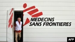 پزشکان بدون مرز می‌گوید که در ۷۰ کشور فعال است و هیچ ارتباطی با دولت فرانسه یا هیچ کشور دیگری ندارد. 