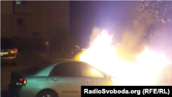 На початку доби 17 серпня в Броварах (поблизу Києва) невідомі спалили автомобіль програми журналістських розслідувань «Схеми»