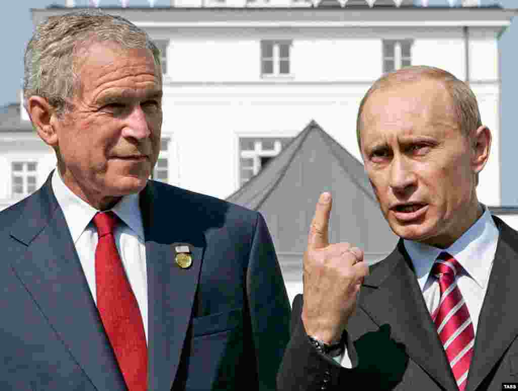 Germany -- Russian President Vladimir Putin (R) with US President George Bush at the G8 summit in Heiligendamm, 07Jun2007