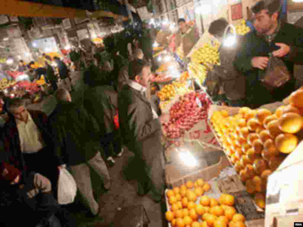 Iran - Yalda Night Market in Tehran, 16 Dec 2008