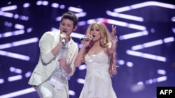 Әзербайжандық әншілер Эльдар Гасымов пен Нигар Джамаль Eurovision байқауында. Дюссельдорф, 14 мамыр 2011 жыл