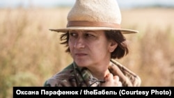 Режисерка Наталка Ворожбит на зйомках фільму «Погані дороги»