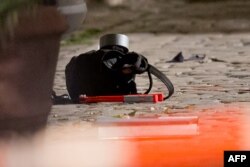 На месте нападения: рюкзак нападавшего, в котором была взрывчатка