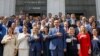 Народні депутати України під час фотографування на згадку про роботу у Верховній Раді VIII скликання. Київ, 11 липня 2019 року