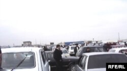Sumqayıtda maşın bazarı, 10 fevral 2007