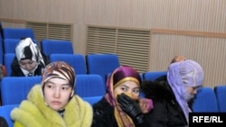 Kazakh students meet with an Islamic spiritual representatives in Aktobe (file photo)