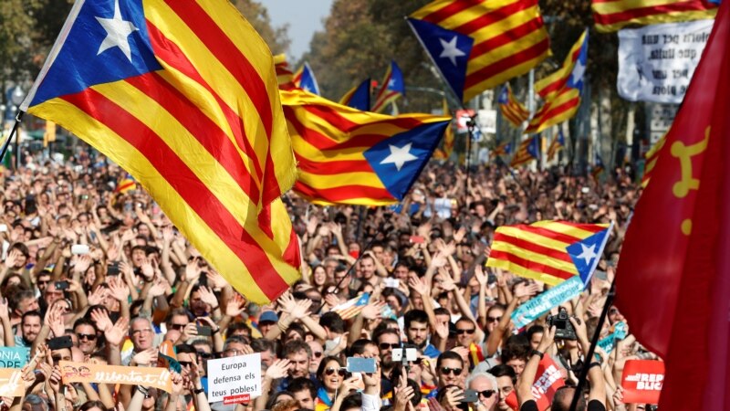 Desetine hiljada građana na godišnjici referenduma u Kataloniji