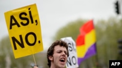 "Так нельзя!" - демонстрация в Мадриде против программы мер жесткой экономии, апрель 2013 года